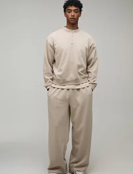 Herren Übergroßes Kastenförmiges Henley-Sweatshirt Und Weite Jogginghose Stone Größe Small - boohooMAN - FashionsVida