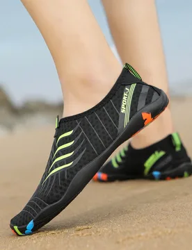 Par de zapatos de agua unisex para verano, sandalias de playa de slip-on para hombres, calcetines acuáticos de secado rápido para exteriores para pl - Shein - FashionsVida