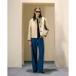 Chaqueta corta acolchada de mujer