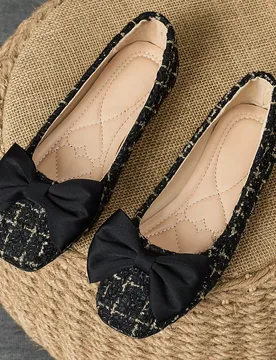Zapatos planos de punta cuadrada para mujer, con decoración de lazo burdeos, versátiles, se pueden usar con pantalones rectos y blusas lindas, suela - Shein - FashionsVida