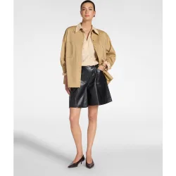 Bermudas de mujer de piel cierre con botones y cremallera