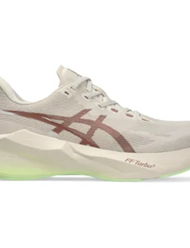 NOVABLAST 6 Laufschuhe Herren Rose Dust/Illuminate Yellow 46,5 - Asics - FashionsVida