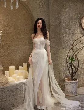 A light and stylish white dress for traveler to welcome guests go out - Aliexpress - FashionsVida