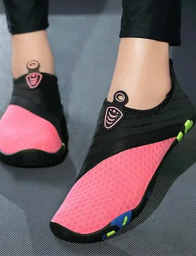 Zapatos de mujer para deportes acuáticos al aire libre, zapatos de playa transpirables y de secado rápido para el verano, zapatos de agua para camin - Shein - FashionsVida