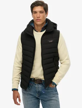 Superdry Herren Fuji Steppweste mit Kapuze Black - Größe: M - 109.99 - FashionsVida