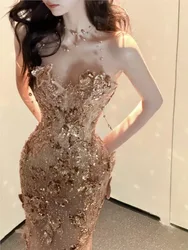 The host of gilded fish-tail banquet shone a heavy and elegant toasting dress