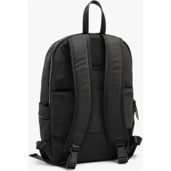 Mochila de mujer con varios bolsillos y cierre de cremallera en liso