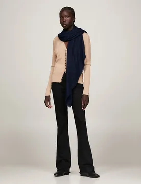 Pañuelo con estampado Monogram TH en contraste - Tommy Hilfiger - FashionsVida