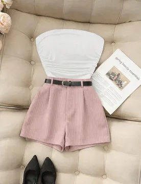 Nuevo conjunto casual de 2 piezas de camiseta plisada de unicolor y pantalones cortos a rayas, traje de mujer para primavera/verano, traje de mujer de - Shein - FashionsVida