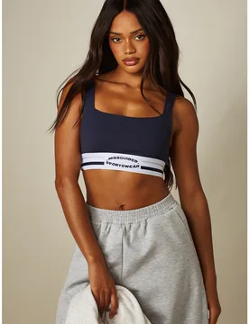 Sujetador deportivo corto con soporte activo, cuello cuadrado y cintura elástica de marca de ropa deportiva - Shein - FashionsVida