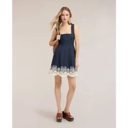 Vestido flare en popelín con encaje sangallo modelo sin mangas con escote cuadrado y cierre con cremallera