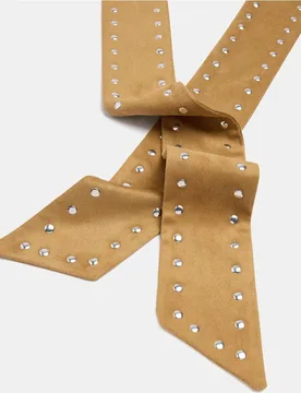 Pañuelo para el pelo de piel con tachuelas decorativas - Parfois - FashionsVida