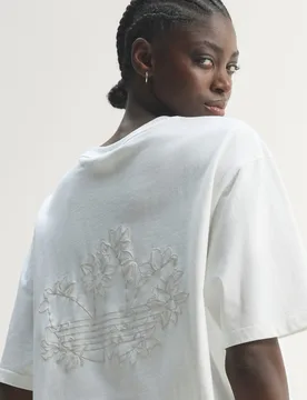 Adidas T-SHIRT FLORAL GFX S White - Adidas - FashionsVida