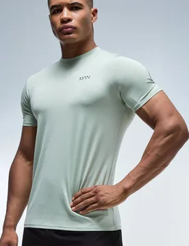 Herren Man Active Performance Regular Fit T-shirt Light Green Größe XS - boohooMAN - FashionsVida