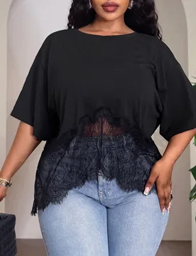 Blusa corta de cuello redondo de manga corta con parches de encaje, estilo boho para mujer de talla grande, adecuada para festivales de música, Pascu - Shein - FashionsVida
