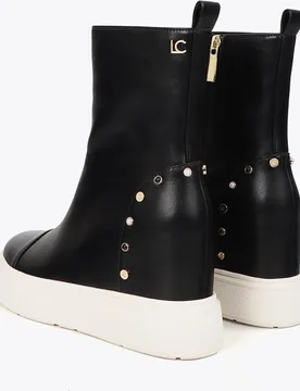 Botines con plataforma y cuña interior tachas en talón - Lola Casademunt - FashionsVida