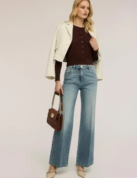 Vaqueros de mujer palazzo con raya marcada talle alto y cierre con botones y cremallera - Motivi - FashionsVida