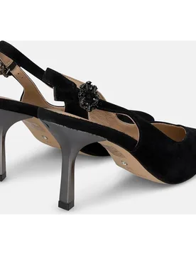 Zapato de salón de mujer en ante con hebilla de flor - Alma en Pena - FashionsVida