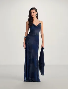 Vestido largo con escote fluido y espalda decubierta - Veneno en la piel - FashionsVida
