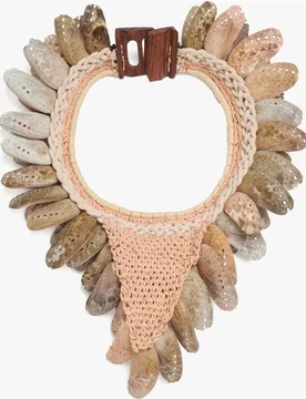 Collar corto con maxi cuentas y detalle en crochet - Parfois - FashionsVida