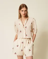 Chemise cropped en ramie avec broderies cerises