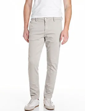Chino de hombre regular fit de algodón elástico - Replay - FashionsVida