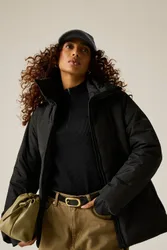 Women's Insulated Amelle Quilted Jacket in Black Size: 10 - Black - Size: 10