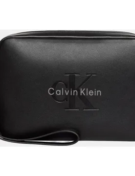 Bolso de mano de hombre con logo frontal - Calvin Klein - FashionsVida