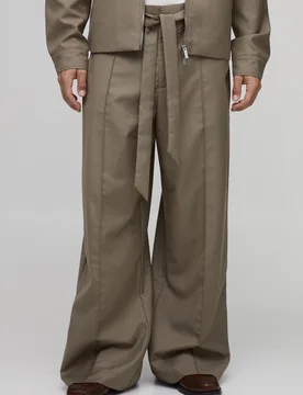 Mens Wide Fit Tailored Pintuck Co-Ord Trousers - Taupe - Size 36 Regular - boohooMAN - FashionsVida