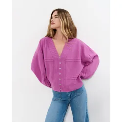 Blusa de mujer de mangas anchas con bordados