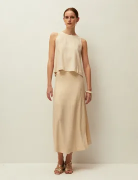 Falda midi evasé confeccionada en tejido de foil dorado - System Action - FashionsVida