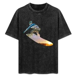 Surfer and sun T-Shirt Lightweight Sport Basic T-Shirt