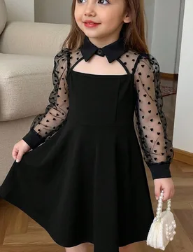 Vestido casual minimalista y cómodo para niña con bloque de color, parches y cuello calado - Shein - FashionsVida