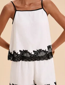 Conjunto de 2 piezas de camisola y pantalones cortos con encaje en contraste para vacaciones de verano para mujer S - Shein - FashionsVida