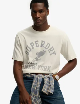 Superdry Herren Athletic Essentials T-shirt in Lockerer Passform White - Größe: XL - 39.99 - FashionsVida