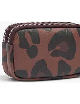 Neceser con varios compartimentos y cierre de cremallera con estampado animal print - Parfois - FashionsVida
