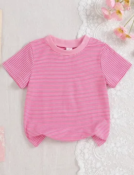 Pieza Camiseta de cuello redondo de manga corta con hombros delanteros para niñas jóvenes, top a rayas rosa pastel y rojo rosa, versión básica de - Shein - FashionsVida