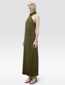 Vestido largo satinado con cuello halter - Lola Casademunt - FashionsVida