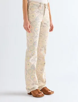 Vaquero de mujer de corte campana y cintura regular - Wrangler - FashionsVida