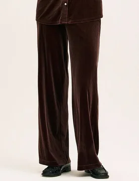 Women's Kenzie Regular Velvet Wide Leg Trousers in Chocolate Size: 18 - Chocolate - Size: 18 - Finery London - FashionsVida