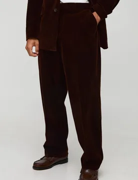 Herren Entspannte Velours-Hose Chocolate Größe 32 - boohooMAN - FashionsVida