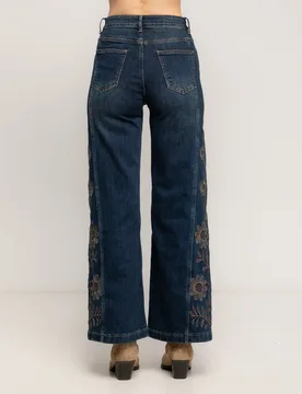 Jeans rectos de mujer de tiro alto con bordado de flores en los laterales - Tantra - FashionsVida