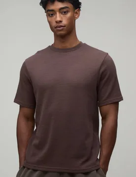 Herren Essentielles Normal Geschnittenes Waffel-Oberteil Chocolate Größe 2XL - boohooMAN - FashionsVida
