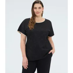 Camiseta de mujer con bordado floral bordados florales tono sobre tono