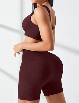 Conjunto de top de punto de costilla de unicolor y pantalones cortos de control de abdomen y elevación de glúteos de cintura alta, adecuado para cic - Shein - FashionsVida