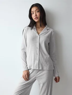Top de pijama abotonado confeccionado en materiales reciclables - Triumph - FashionsVida