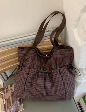 Nueva bolsa tote de tela a cuadros, gran capacidad, estilo casual retro versátil y literario, bolsa de hombro de tela suave con cordón y múltiples - Shein - FashionsVida