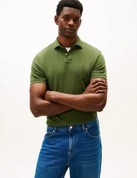 Polo de manga corta con fit regular hombre - Tommy Hilfiger - FashionsVida