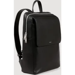 Mochila de hombre de cuero granulado y solapa
