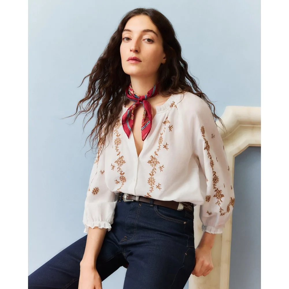 Blusa de mujer romántica con bordado - Southern Cotton - FashionsVida